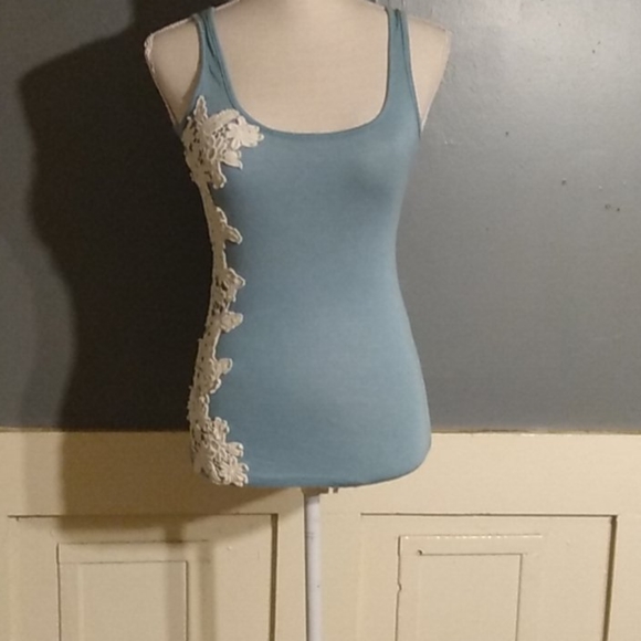 Wet Seal Tops - 🔴6/$15  wet seal floral tank
